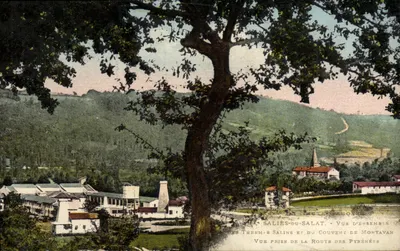 Saliès-du-Salat — Visão geral dos banhos salinos e do convento de Montavan — visão tirada da estrada dos Pirineus