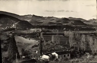 Panorama sobre as Pirineus e a Garonne — Vista do Hotel Leclerc — Narbo