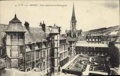 Rouen — Cour intérieure de l'Archevêché — C.V. - 53