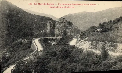 Le Mur-de-Barrez — Um desvio perigoso na Cadène — Estrada de Mur-de-Barrez