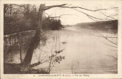 Dampierre-sur-Blévy (E.-et-L.) — Vista sobre o Lago
