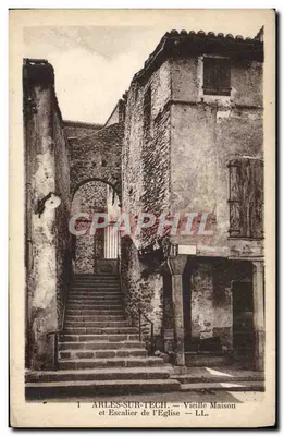 Arles-sur-Tech — Velha Casa e Escada da Igreja — LL.