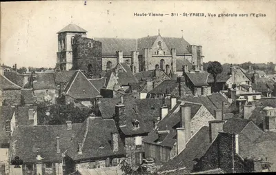 St-Yrieix-la-Perche — Vista geral em direção à Igreja — Haute-Vienne, 311
