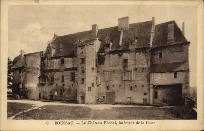 Boussac — Le Château Féodal, intérieur de la Cour — Édition Boussac (Rép. Intemporelle)