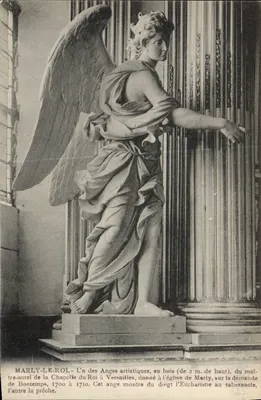 Marly-Le-Roi — Anjo artístico de 2 metros de altura, antigo altar-mestre da Capela do Rei em Versailles — editor