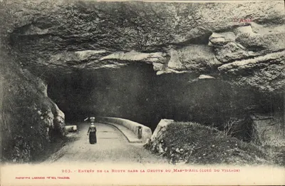 Entrada da estrada na caverna do Mas-d'Azil (lado do vilarejo) — Fototipo Labouché Frères Toulouse — n° 263