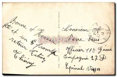 एक महिला फूलों वाले कपड़े में एक गुलाब लेती हुई — FURFIR 5594 — एडिटर VIE PAPIER — पीछे