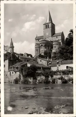Chicôjac — Igreja Nossa Senhora e Torre da Virgem — Edição DUBY