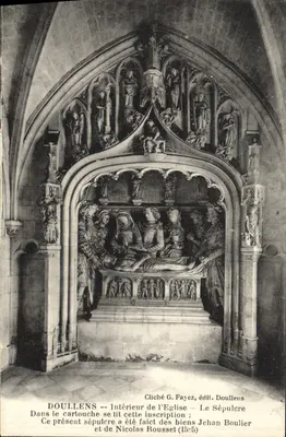 Doullens — Wnętrze kościoła — Grobowiec Jehana Bouliera i Nicolasza Roussella (1555) — Cliché G. Fayez, wyd. Doullens