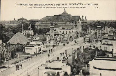 Międzynarodowa Wystawa Sztuki Dekoracyjnej — Paryż — 1925 — Ogólny widok w kierunku Mostu Aleksandra III i Pałacu Wielkiego — A.P.