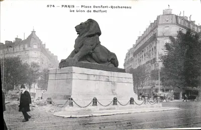 Paris — Place Denfert-Rochereau — O Leão de Belfort