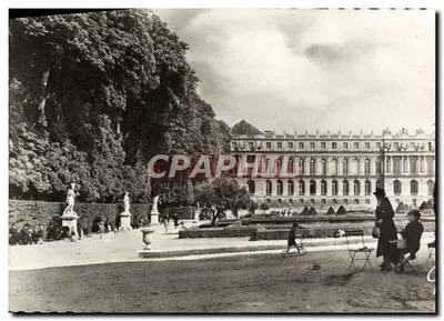 Os parterres do Norte e o castelo — Paris — Edições de Arte GUY, Paris