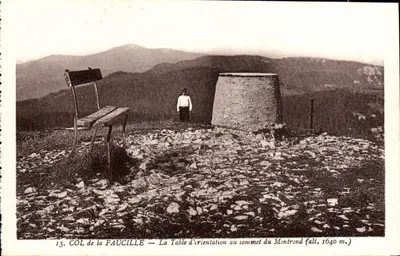 COL da FAUCILLE — A Mesa de Orientação no topo do Montrond (alt. 1640 m.)