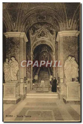 Rzym - Scala Santa — widok wnętrza Świętego Schodów z figurami i schodami