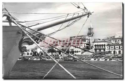 Palamos — vue du port avec édifice religieux — Fote T. Cabollero