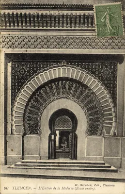 Tlemcen — A Entrada da Medersa (Escola Árabe) — H. Séréhen, Editor, Tlemcen