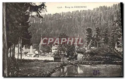 Lago de Kichompré — vista do lago cercado por floresta — Cartas 'La Cigogne', Strasbourg