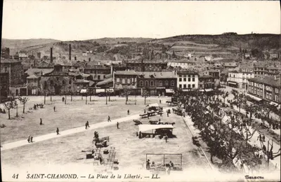 Saint-Chamond — A Place de la Liberté — LL. — Sélecta