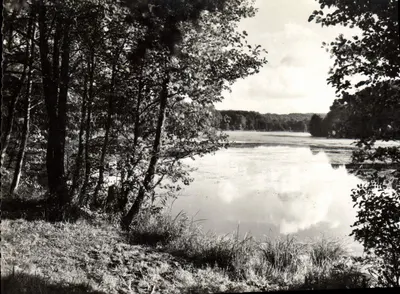 Okolice PIERREFONDS (Oise) — Jezioro St-Pierre — Les Éditions d'Art 'WYON' Paryż