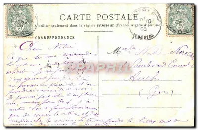 Casal jovem apaixonado — cena de jardim — editor não visível — Verso