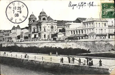Auch - Façade de la mairie - Éditions Nouvel Gers
