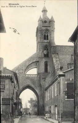Mirande — Rue de l'Évêché et Église Notre-Dame — Abadie, libraire, Mirande