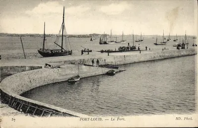 Port-Louis — O Porto. — ND. Fot.