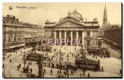 Bruxelas — A Bolsa — vista da praça com trams e pedestres — editor NLS