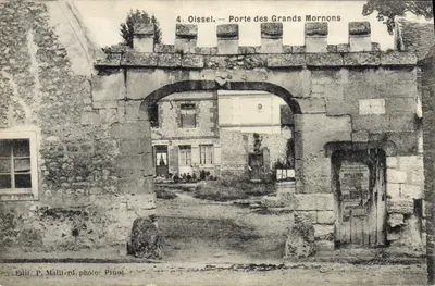 Oissel — Porte des Grands Mornons — Edit. P. Maillard, photo: Piñol