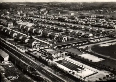 Vue aérienne de Roussillon (Isère) — Les Cités — éditeur 'CLM'