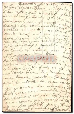 Jovem mulher sorridente segurando um buquê — Carte postale ancienne — Verso