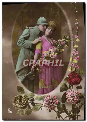 Soldat en casque et femme en robe rose — Carte postale de 1910 — Éditeur J. 163