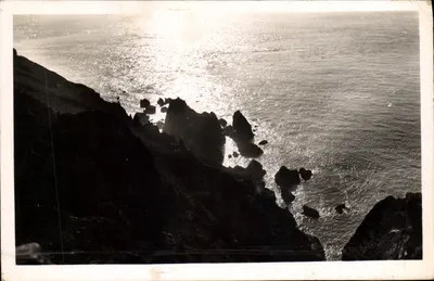 A Normandia Pittoresca — O joia do Cotentin, Contre Jour nas Falésias — Édit. Normandie, St-Pierre-Église