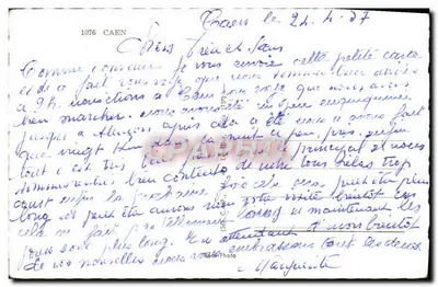 Caen — Widok zabytkowego klasztoru Saint-Pierre, stacji autobusowej, pałacu sądu i kościoła Saint-Pierre — Graphphil — Rewers