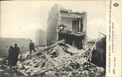 Os Zeppelins sobre Paris — Crimes dos piratas alemães — A casa do brigadião Bidault — Editor: Visé, Paris