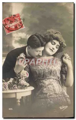 Casal amoroso — cena íntima com rosas — Victoria, n° 225