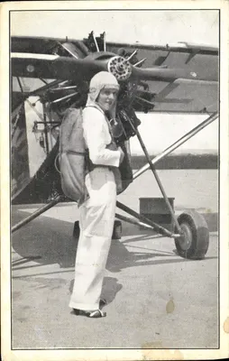 Mlle Malou d'Eresem — Paraquedista da Associação Francesa de Propaganda Aérea — Editada por VINAY