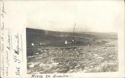 Minas do Guéndon — paisagem mineradora com edifícios — editor desconhecido, número de série não visível