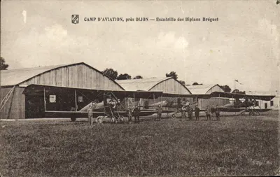 Campo de aviação, perto de Dijon — Escadrilha dos Biplanos Bréguet