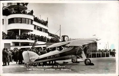 Lyon - Port Aéreo de Bron — Encontro aéreo — Editor La Cigagne, n°261