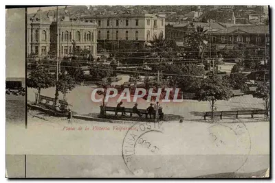 Plaza de la Victoria Valparaíso — vista panorâmica com edifícios e bancos — Editor Eggers & Cía, Valparaíso