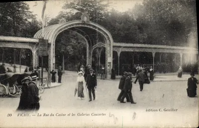 Vichy — A Rue do Casino e as Galerias Cobertas — edição C. Geniller
