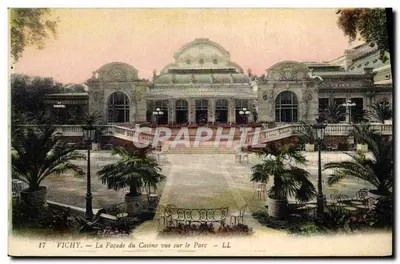 Vichy — A Fachada do Casino vista sobre o Parque — LL