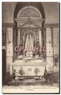 Interior da Igreja Santa Maria de Vichy — Estátua Milagrosa de Nossa Senhora dos Doentes