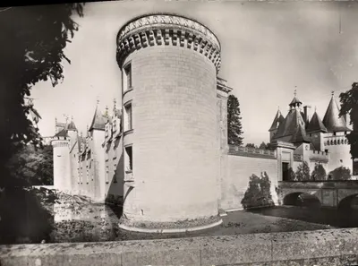 Dissay (Vienne) — O Castelo (século XV), fachadas Oeste e Sul — Foto C. MACON (S.-ET-L.)