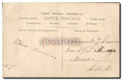 Menina sorridente com rosas — cartão postal — Union Postale Universelle — Verso