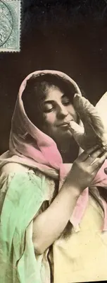 Mulher com pomba — fotografia colorida — Oramotypie & Co. A.G. Berlin, n° 1904