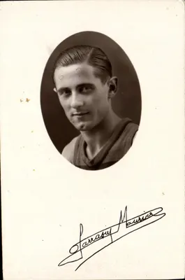 Maurice Farasasy — retrato de jogador de basquete — Foto Boulvé, Châlons-sur-Marne