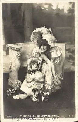 Mulher e criança no Parque Real — S.I.P. — H. Manuel, Paris, n°103/5