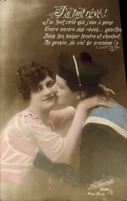 Deux femmes en étreinte — La Favorite, n°2584 — Paris